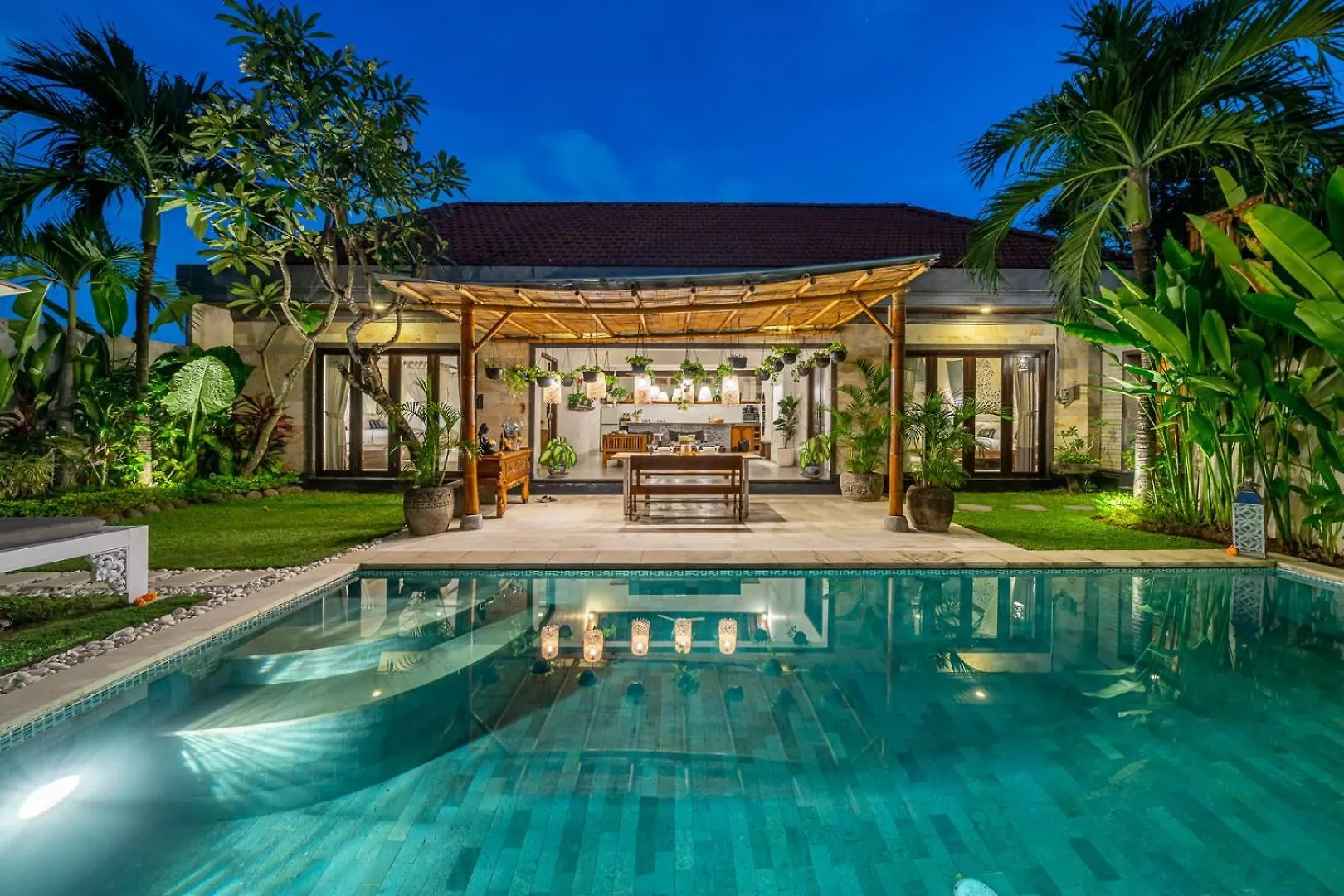 Villa Sarong 2 Chic 2Br Boho Villa Prime Central Location Seminyak  0*, Seminyak (Bali)